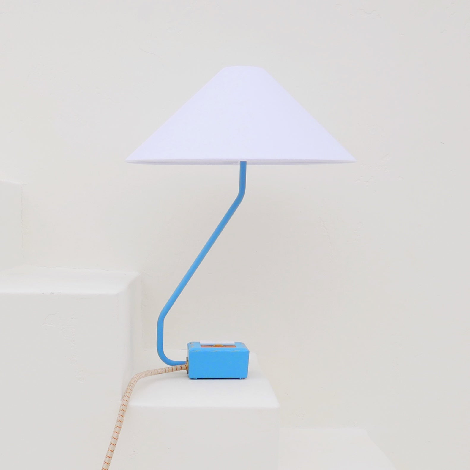 EUGENE FADE Smart USBC/DUAL USBC 36W PD Surge Protected Table Lamp Martha Blue