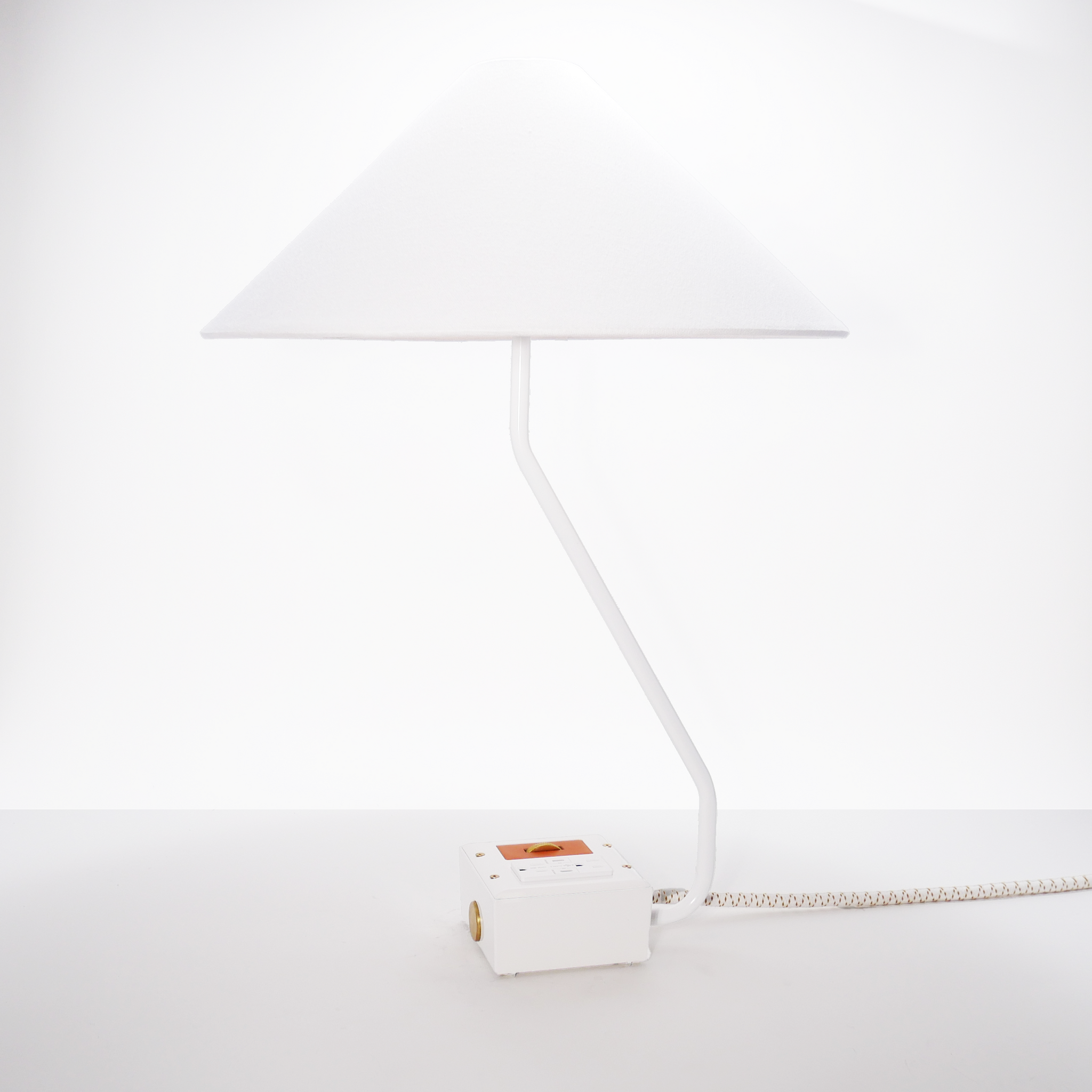 EUGENE FADE Smart USBC/DUAL USBC 36W PD Surge Protected Table Lamp Aspen White