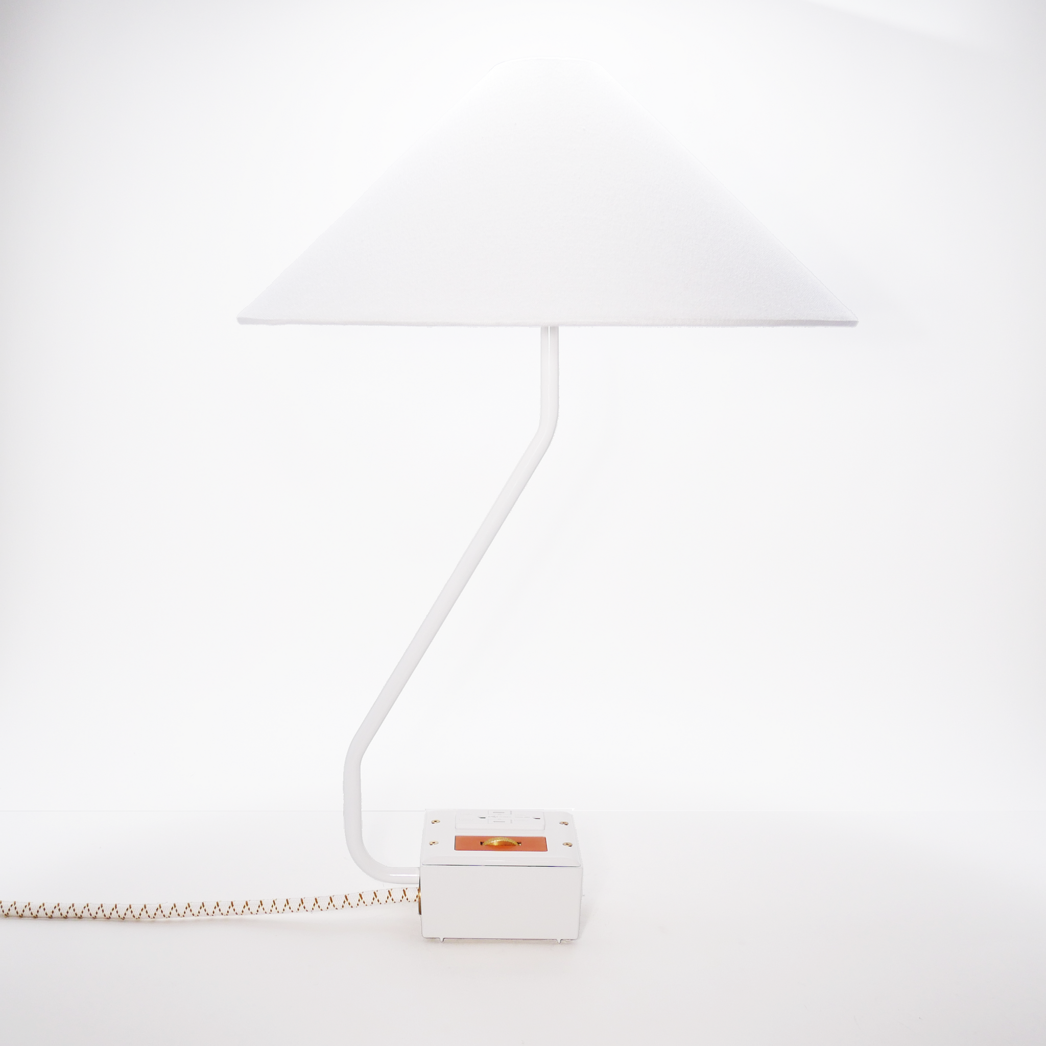 EUGENE FADE Smart USBC/DUAL USBC 36W PD Surge Protected Table Lamp Aspen White