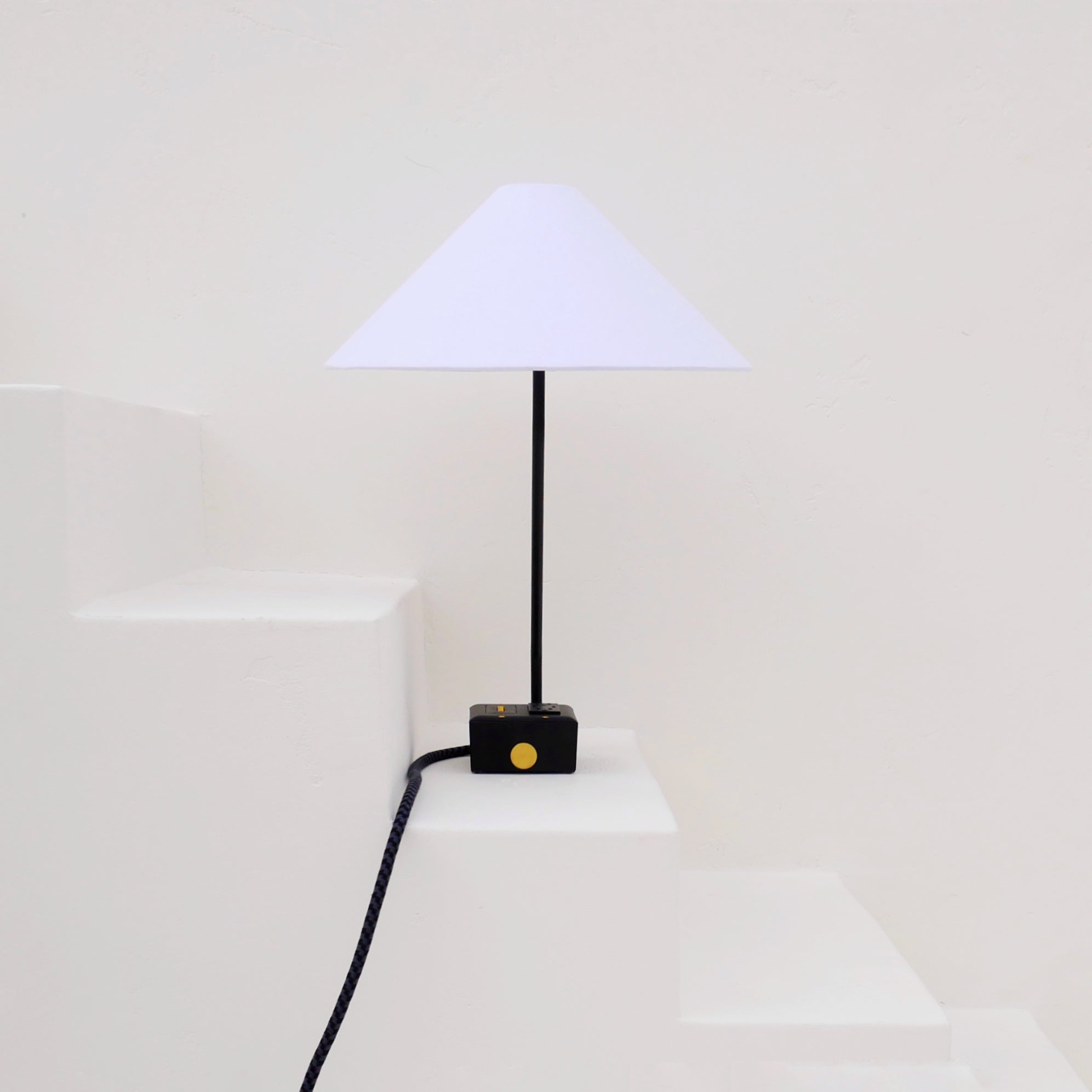 NEW EUGENE FADE Smart USBC/DUAL USBC 36W PD Surge Protected Table Lamp Carrara (Matte) Black