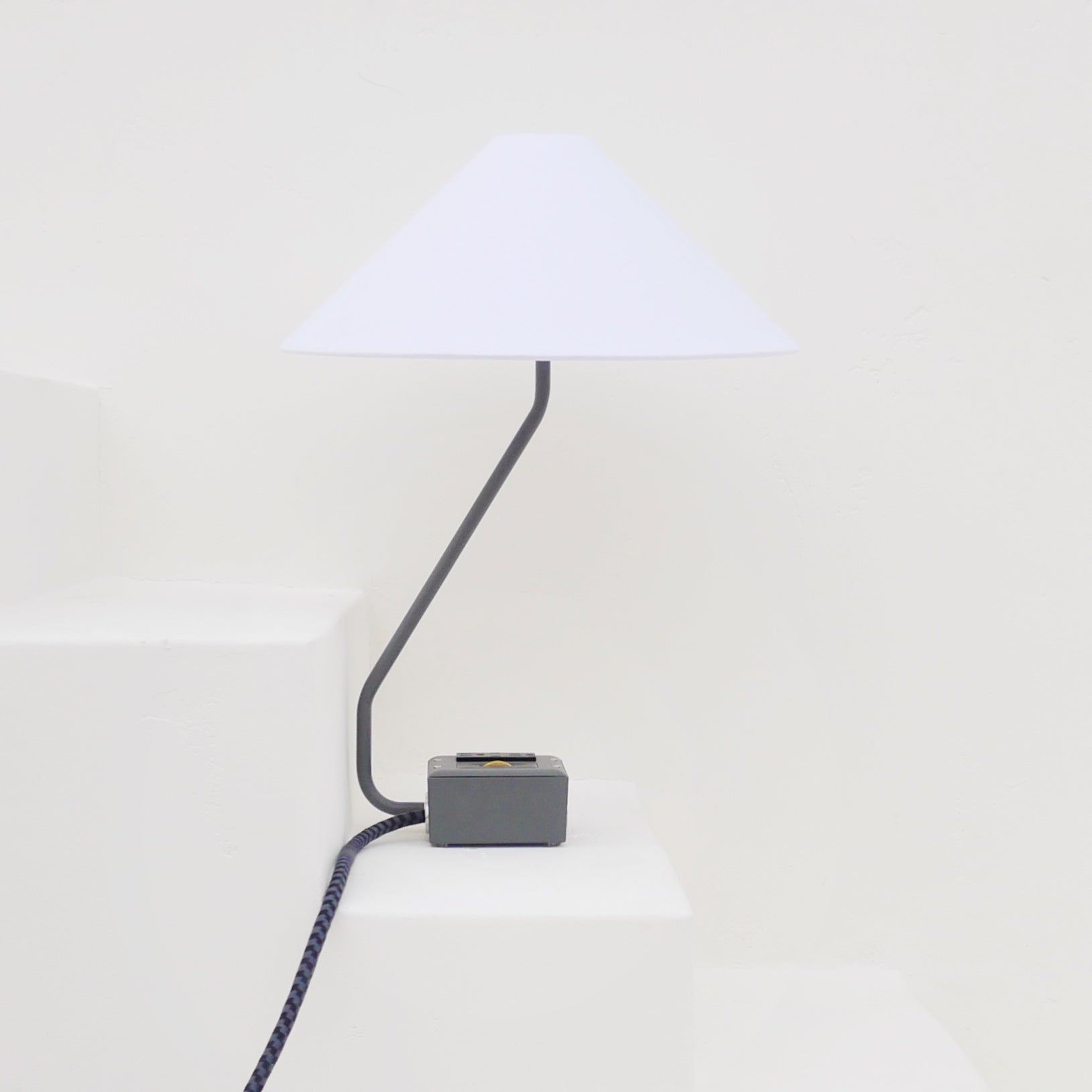 EUGENE FADE Smart USBC/DUAL USBC 36W PD Surge Protected Table Lamp Humboldt Fog Gray