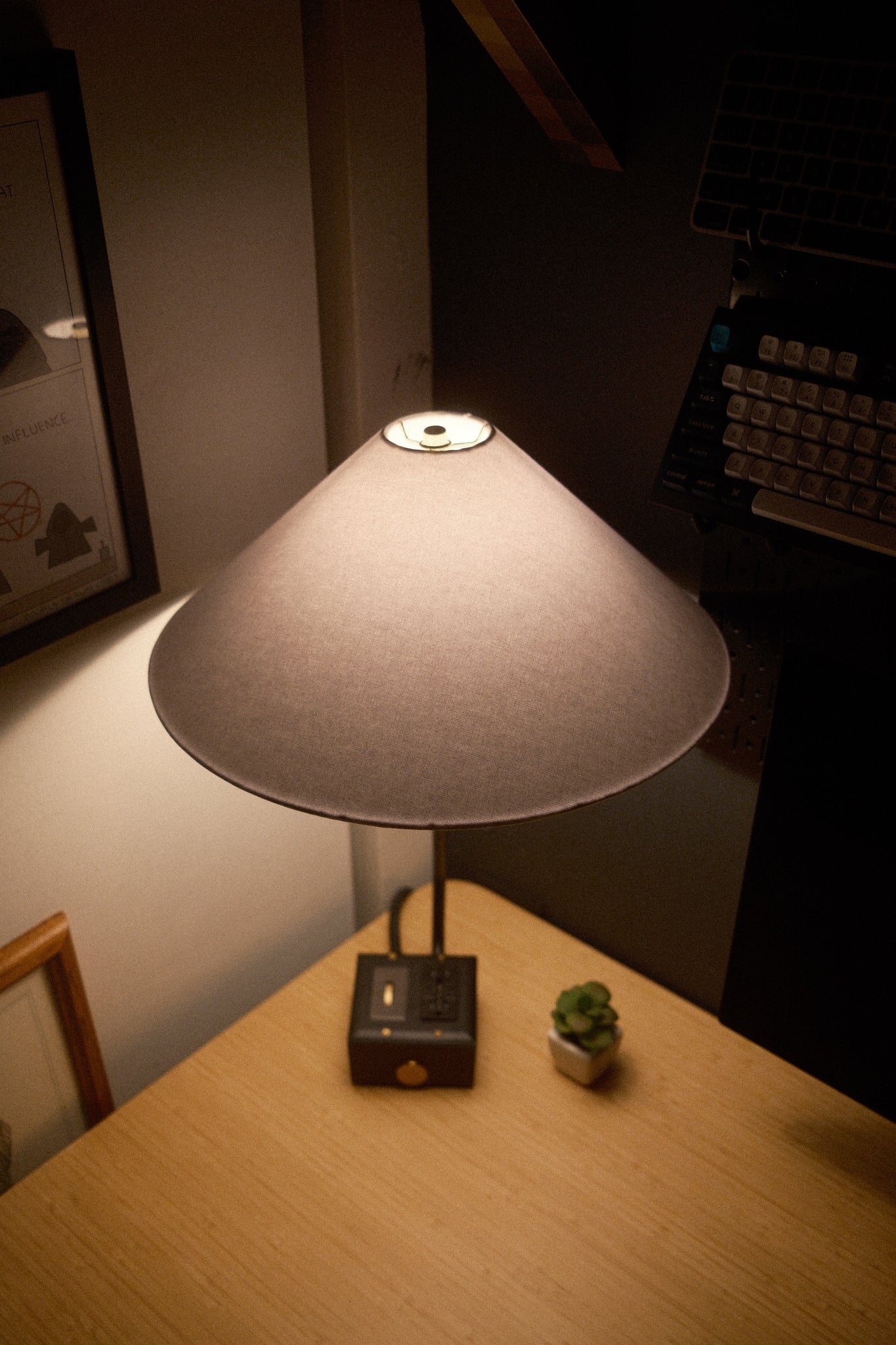 NEW EUGENE FADE Smart USBC/DUAL USBC 36W PD Surge Protected Table Lamp Carrara (Matte) Black