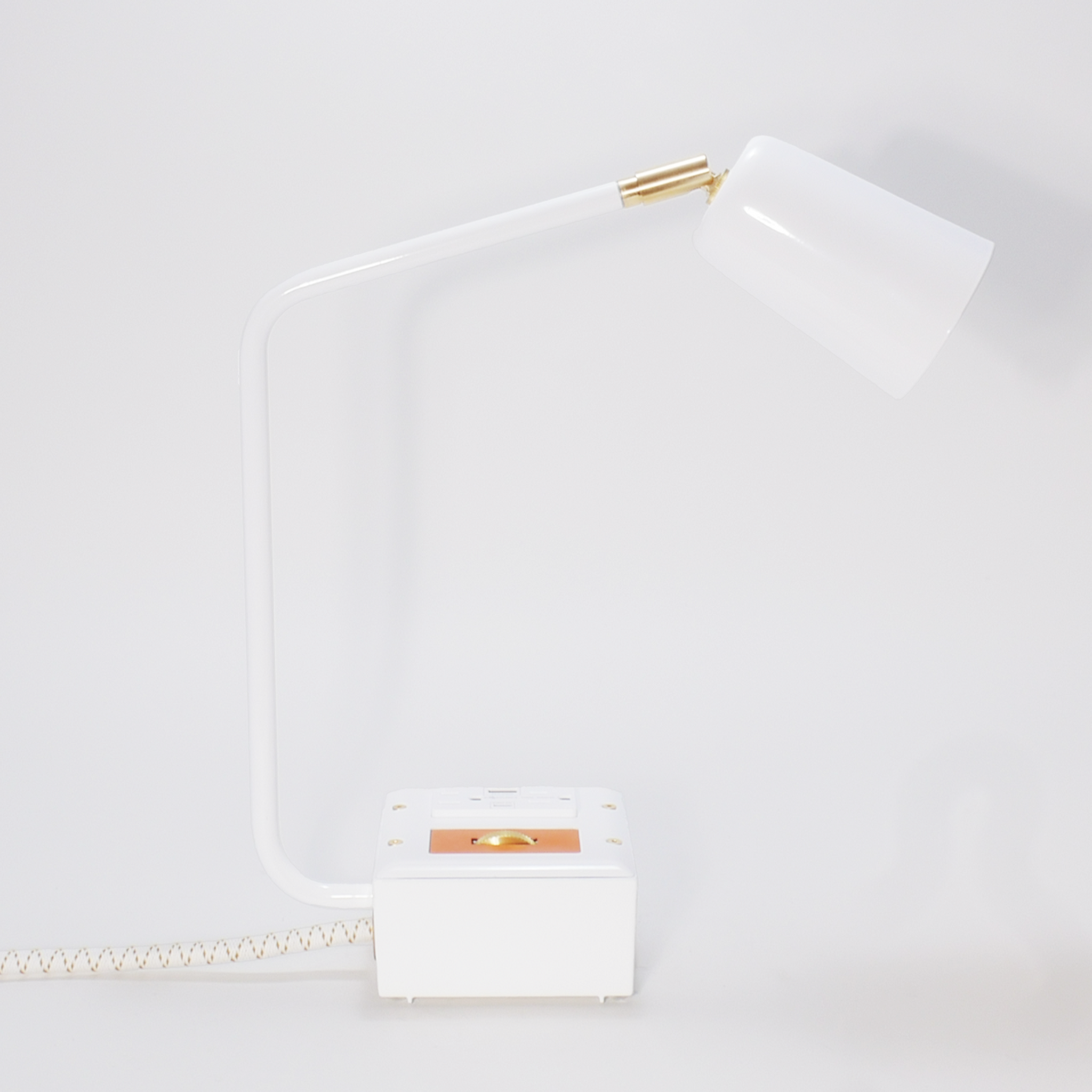 JAX FADE Smart USBC/DUAL USBC 36W PD Surge Protected Task Lamp Aspen White