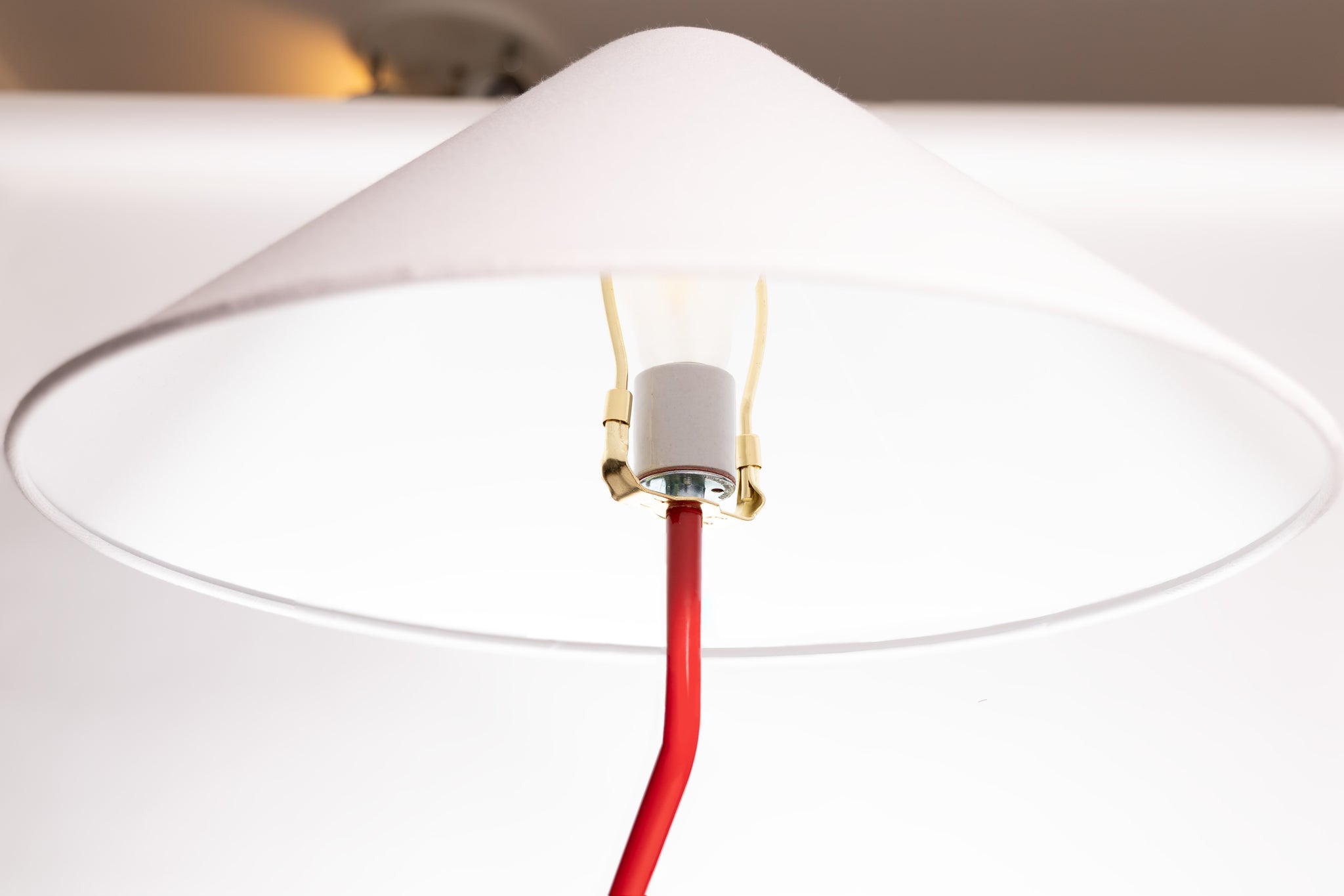 EUGENE FADE Smart DUAL USBC PD Surge Protected Table Lamp Bottle Rocket Red