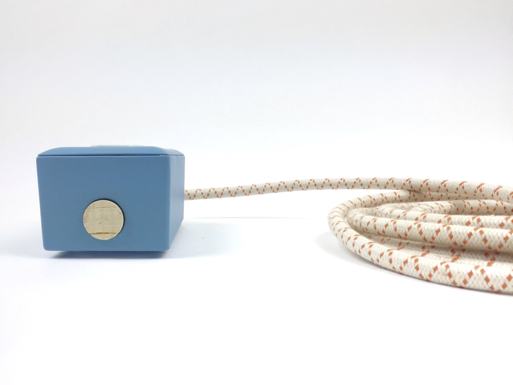 New! Martha Blue Extō - A Modern Dual-Tamper-Resistant Outlet, 15-AMP Extension Cord