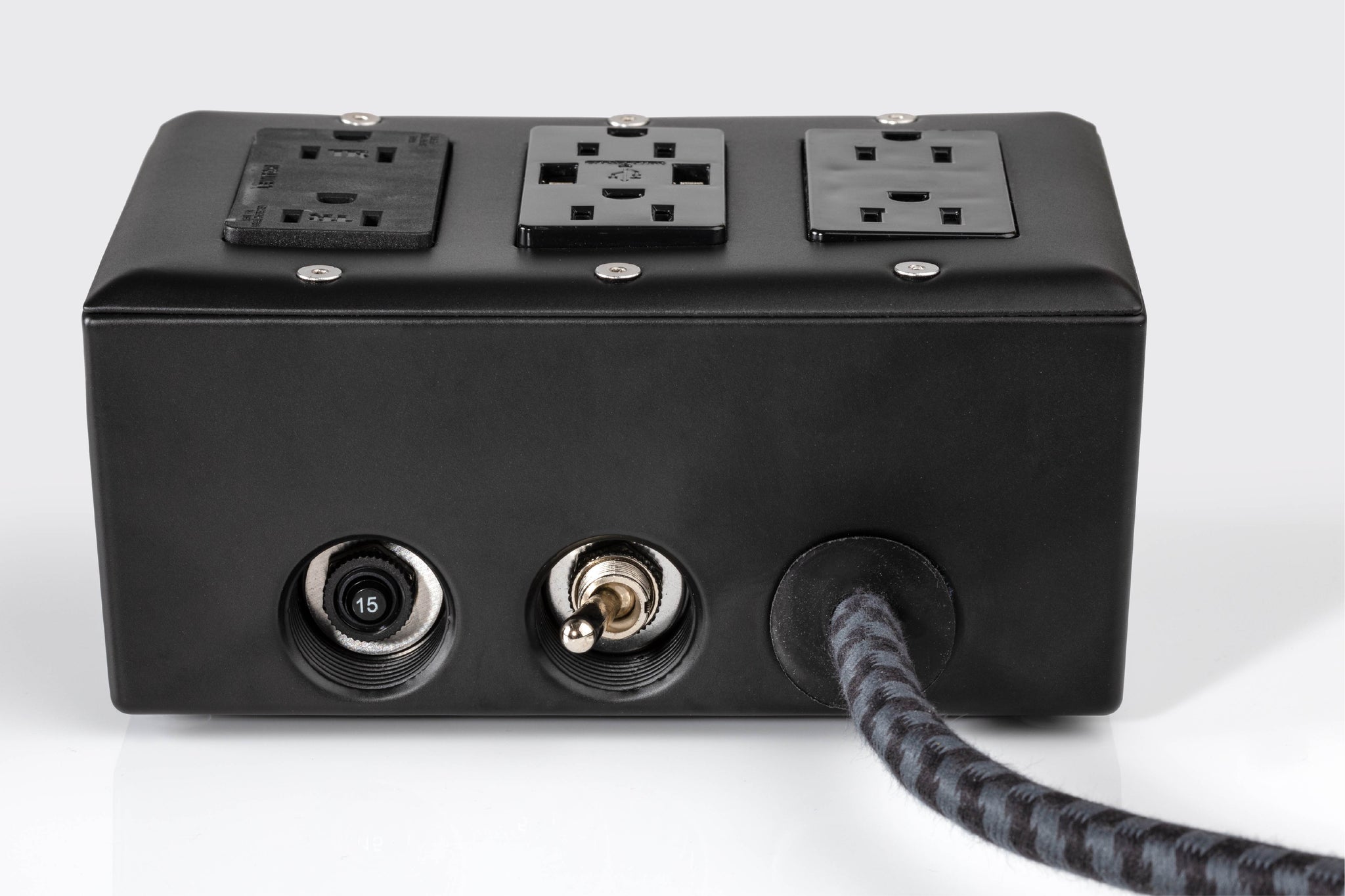 Carrara (Matte) Black 6Ft Extō Surge 900 Smart Chip USB / USB Type C Surge-Protected 6-Outlet Power Strip