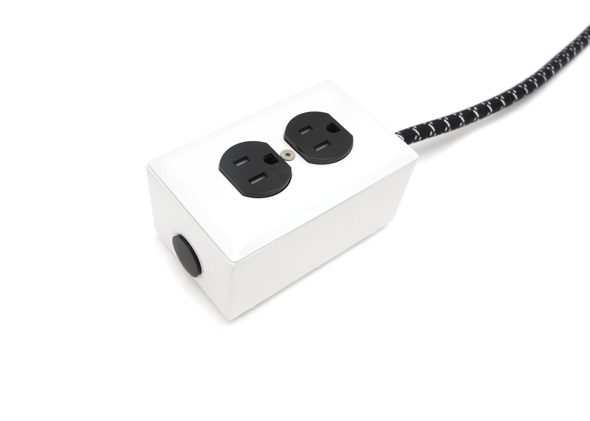 Extō AC/DC Black & White - A Modern Dual-Tamper-Resistant Outlet, 15-AMP Extension Cord