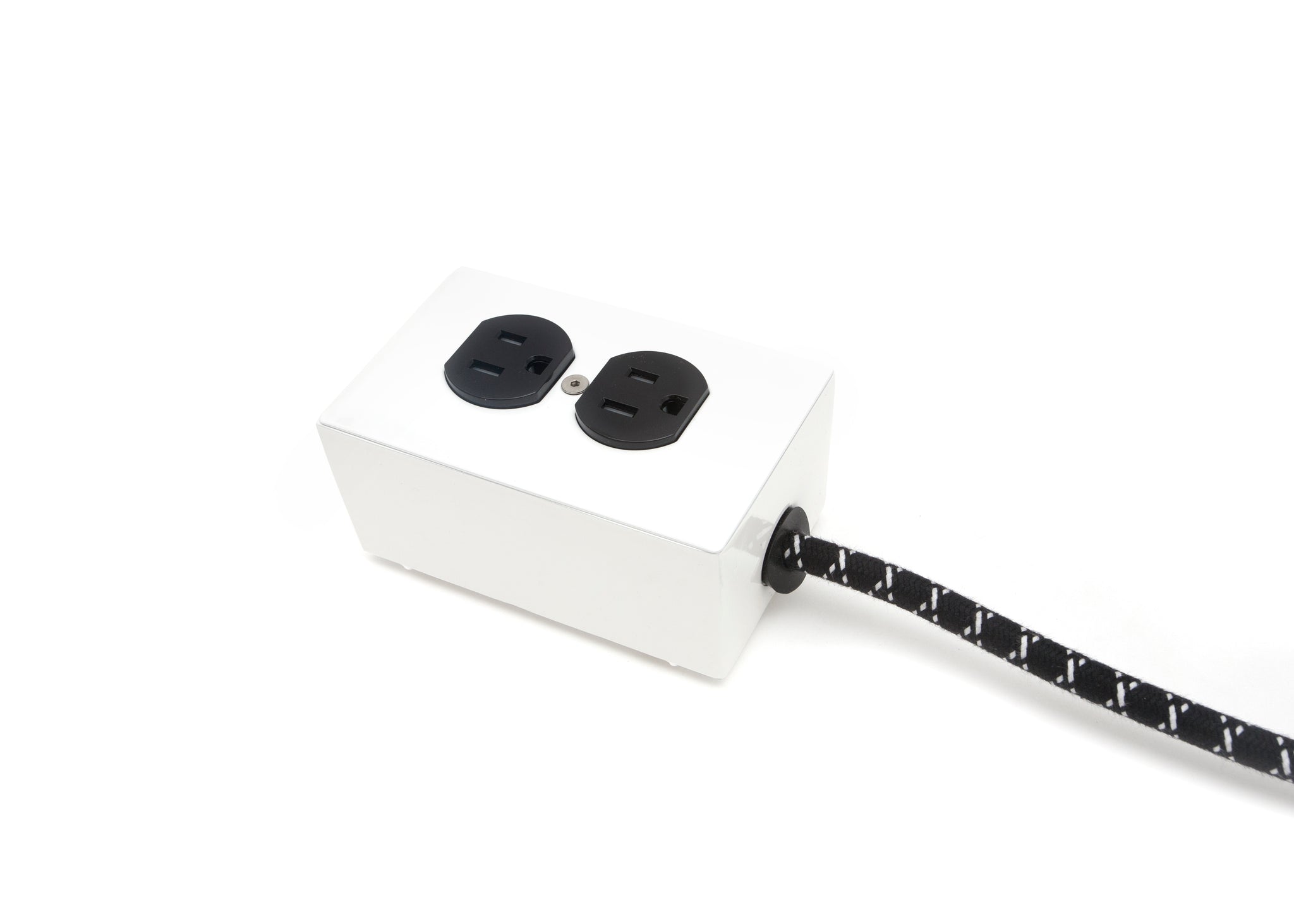 Extō AC/DC Black & White - A Modern Dual-Tamper-Resistant Outlet, 15-AMP Extension Cord