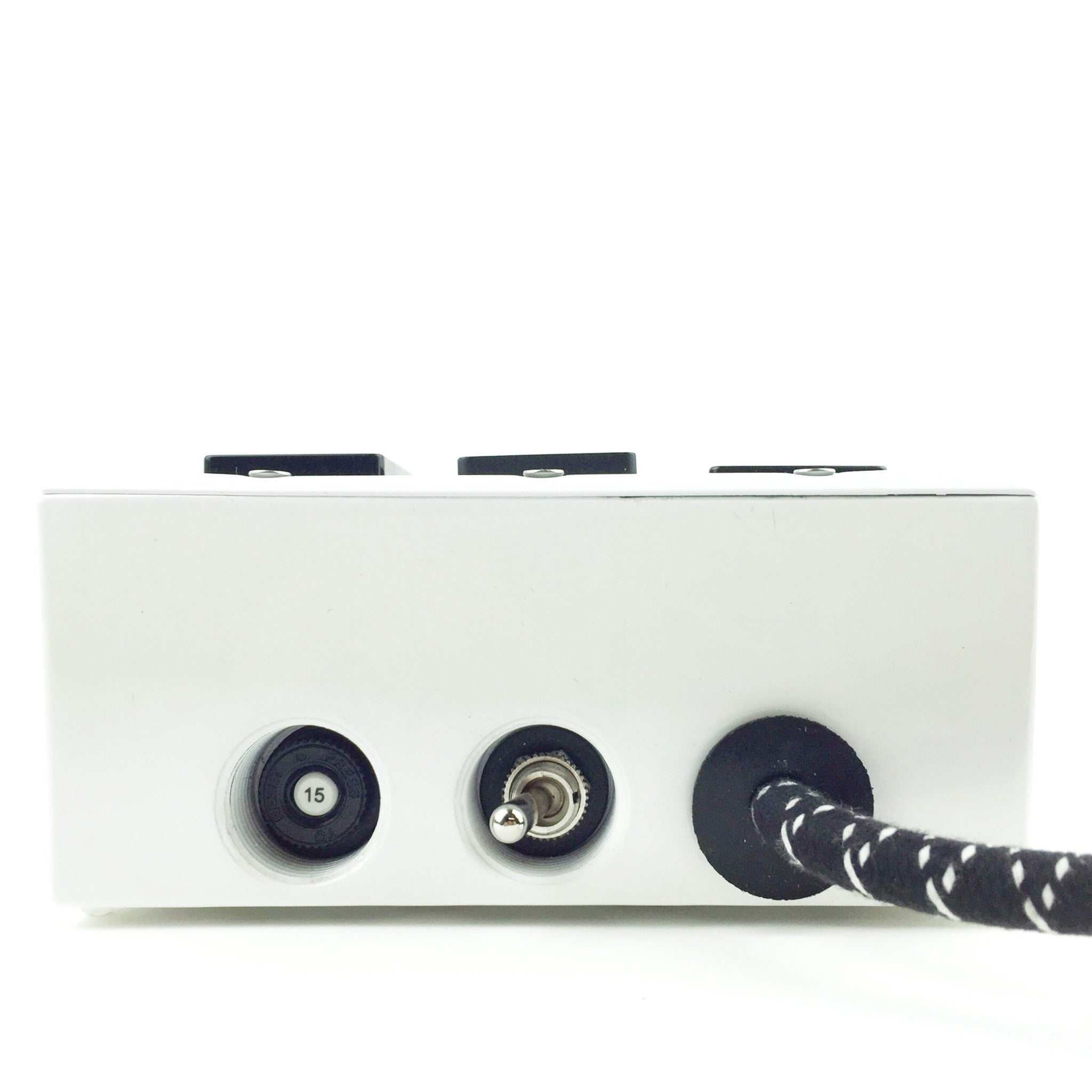 New! 6' Extō Surge 900 Smart Chip Surge-Protected Smart USB / USB Type C 6-Outlet Power Strip ACDC Black & White