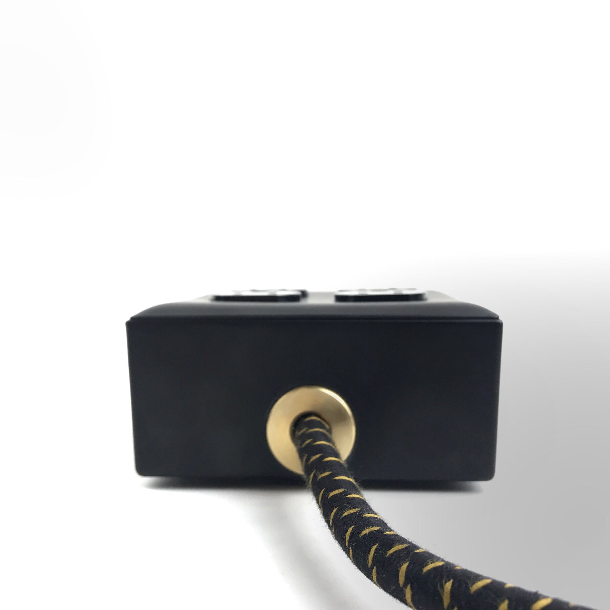 8' Extō+4 Carrara Brass (Matte Black)