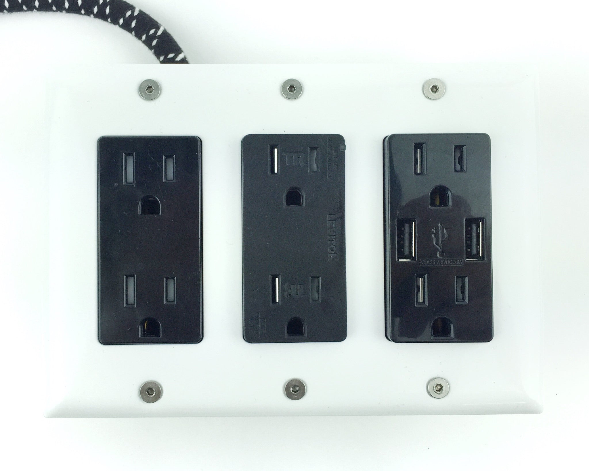 New! 6' Extō Surge 900 Smart Chip Surge-Protected Smart USB / USB Type C 6-Outlet Power Strip ACDC Black & White