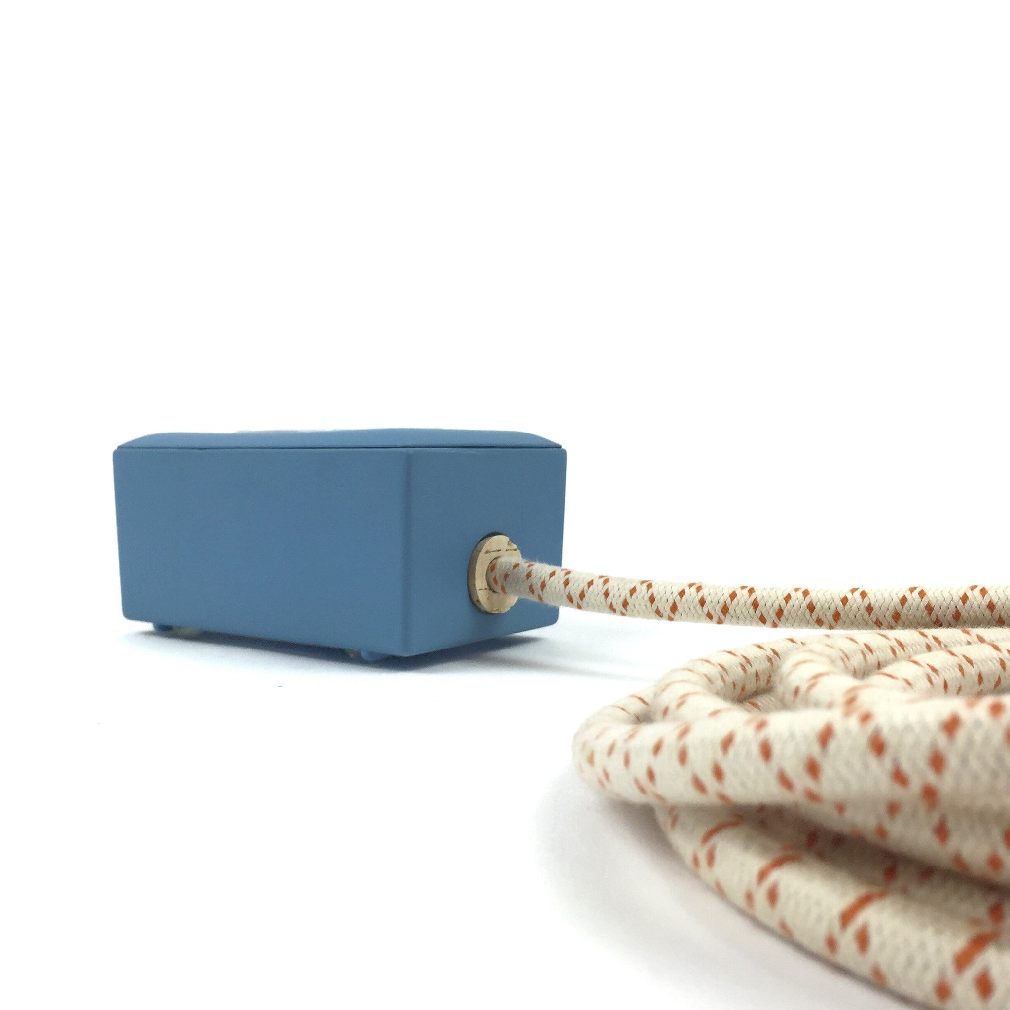 New! Martha Blue Extō - A Modern Dual-Tamper-Resistant Outlet, 15-AMP Extension Cord