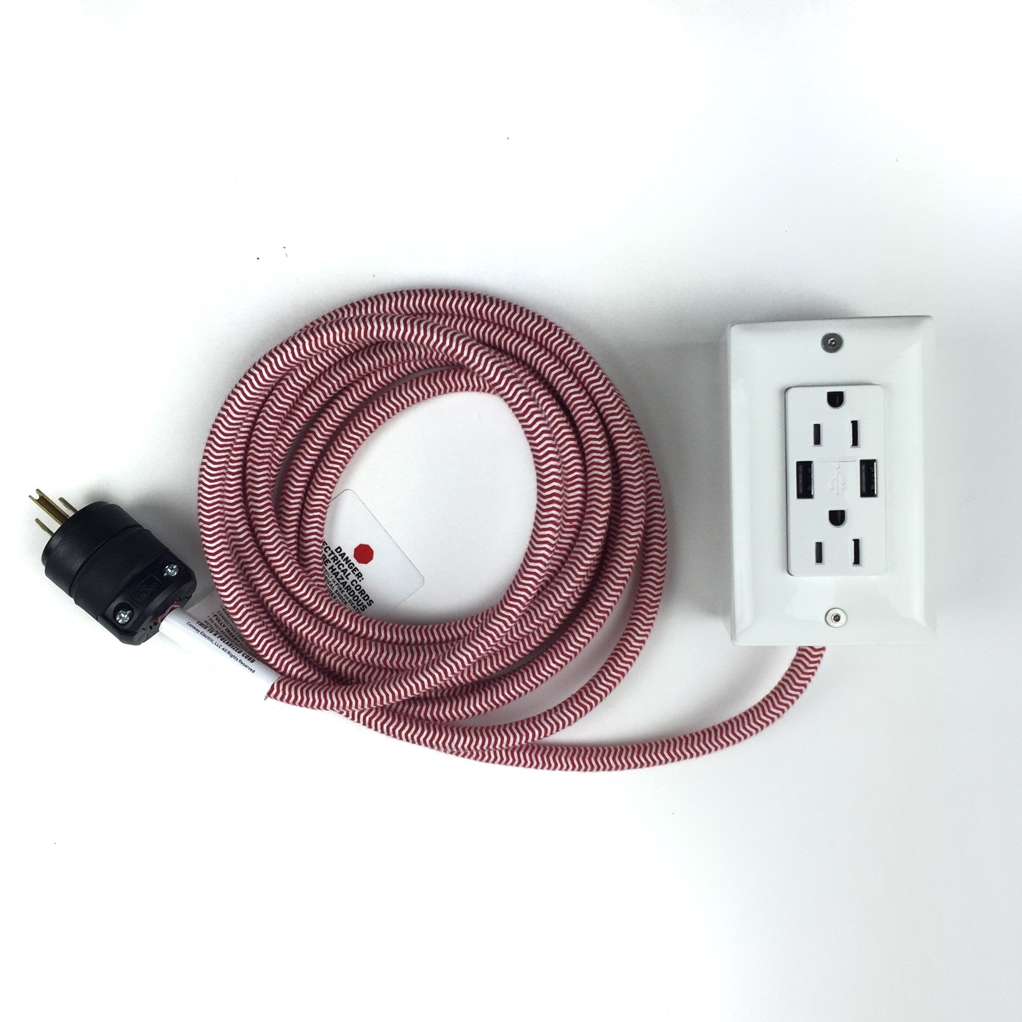 The First Smart Chip Extension Cord - 12' Extō Dual-USB, Dual-Outlet - Whitewash